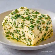 Simple Basil Garlic Butter: Creamy